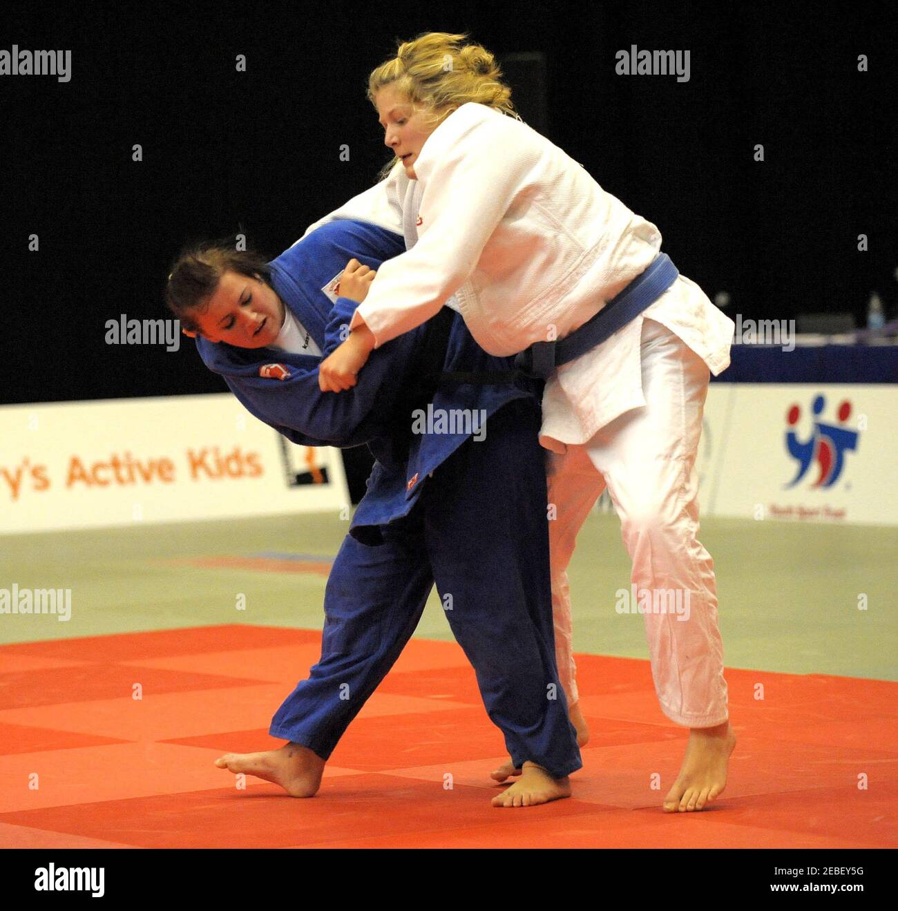 Judo - UK School Games - Swansea University, Wales - 5/9/09 Jordan Beck of  England (L) fights Kirsty Dickson of Scotland Mandatory Credit: Action  Images / Paul Burrows Livepic Stock Photo - Alamy