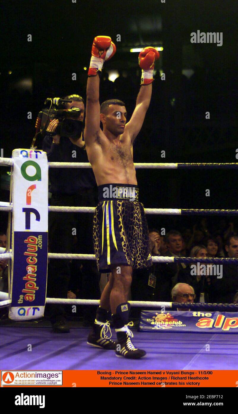Boxing Prince Hamed v Vuyani Bungu - 11/3/00 Mandatory Credit: Action Images / Heathcote Prince Naseem Hamed celebrates his victory Stock Photo - Alamy