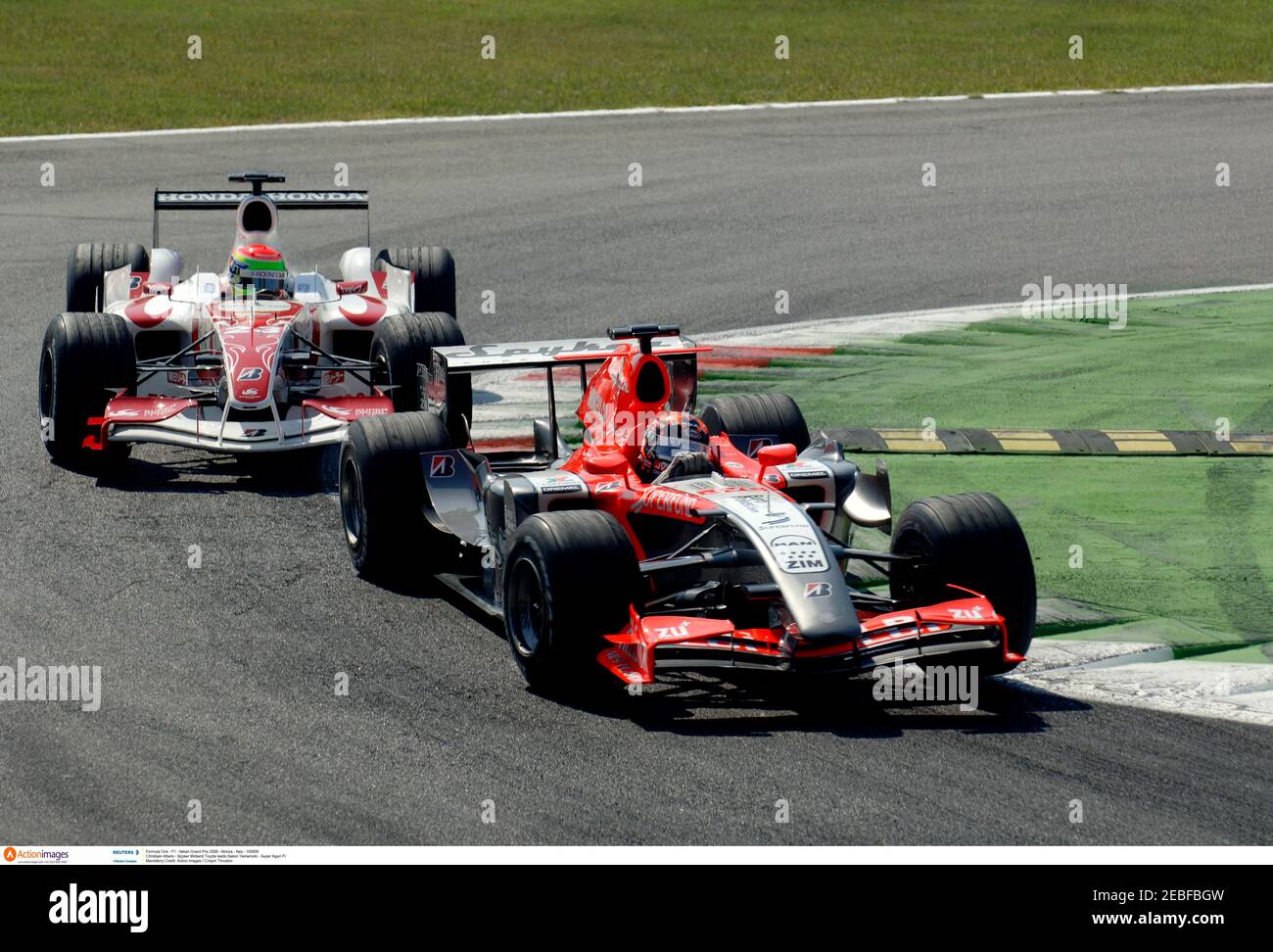 Formula One - F1 - Italian Grand Prix 2006 - Monza - Italy - 10/9/06  Christijan Albers - Spyker Midland Toyota leads Sakon Yamamoto - Super  Aguri FI Mandatory Credit: Action Images / Crispin Thruston Stock Photo -  Alamy