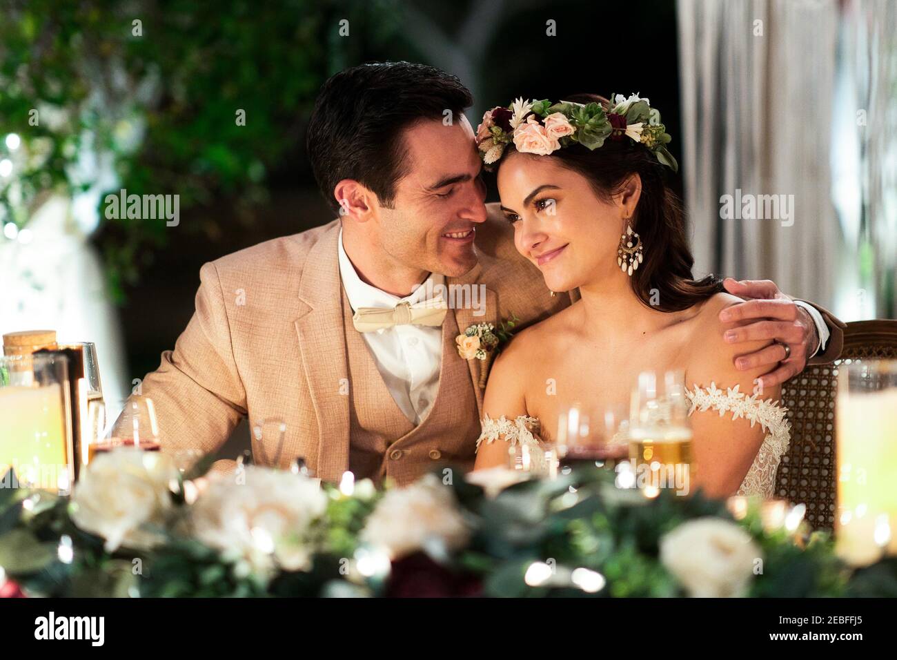 USA. Tyler Hoechlin and Camila Mendes in (C)Neon film : Palm Springs (2020)  . Plot: When carefree Nyles and reluctant maid of honor Sarah have a chance  encounter at a Palm Springs, image size:1300x956