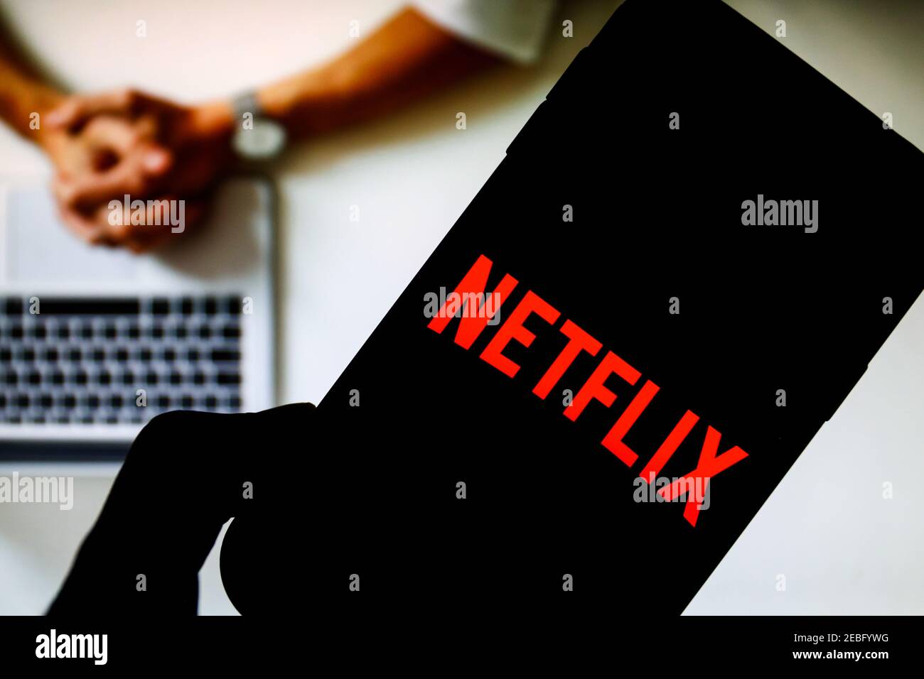 Netflix online hi-res stock photography and images - Alamy