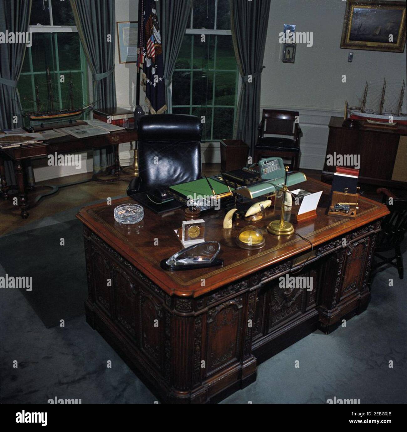 Oval Office Desk. President John F. Kennedyu0027s desk in the Oval