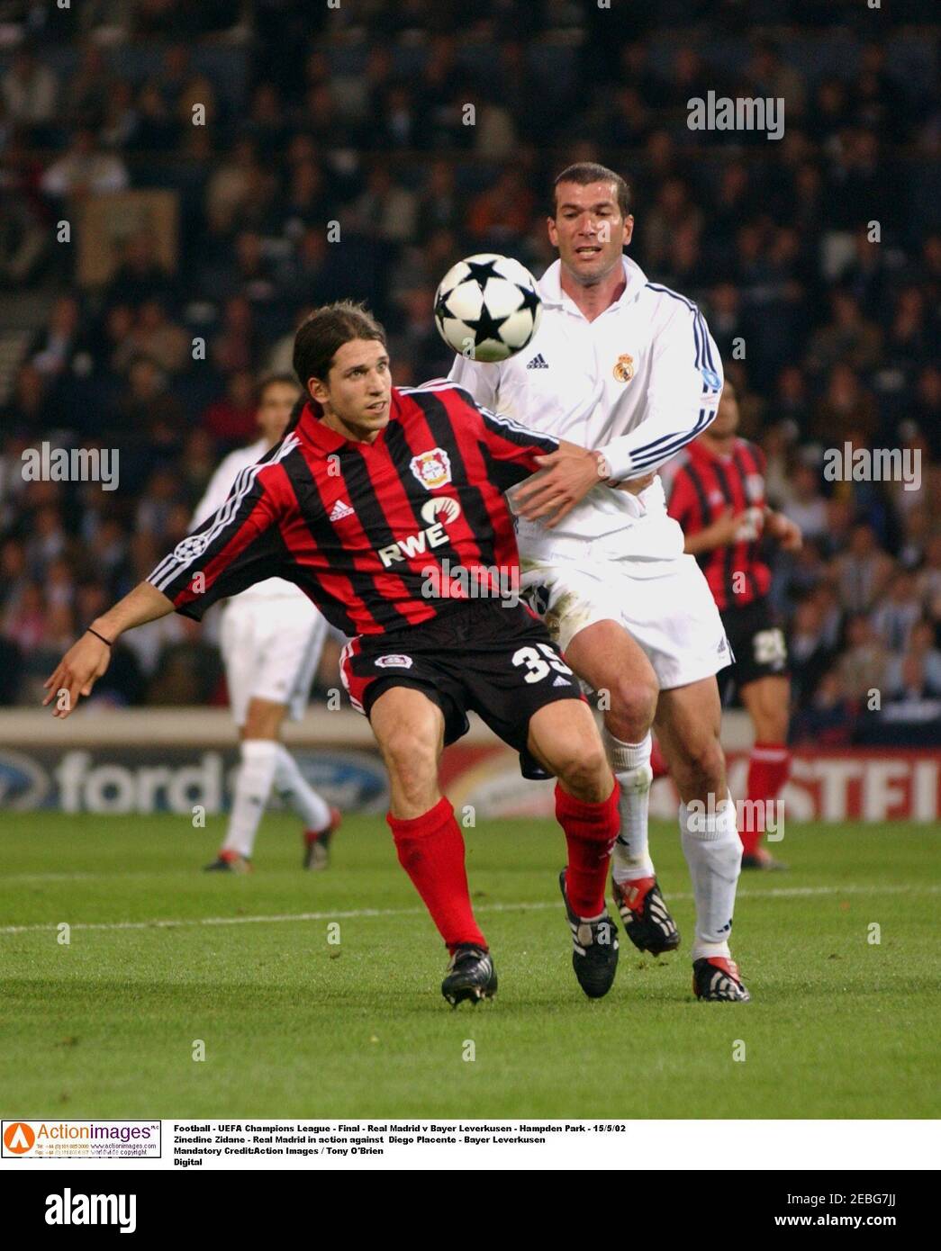 Football Uefa Champions League Final Real Madrid V Bayer Leverkusen Hampden Park 15 5 02 Zinedine Football Uefa Champions League Final Real Madrid V Bayer Leverkusen Hampden Park 15 5 02 Zinedine