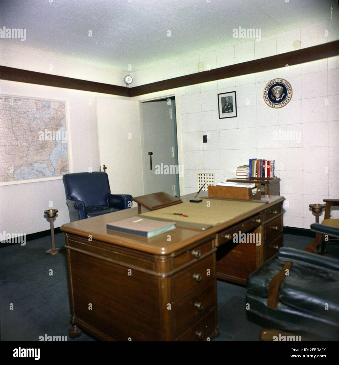 situation-room-white-house-hi-res-stock-photography-and-images-alamy