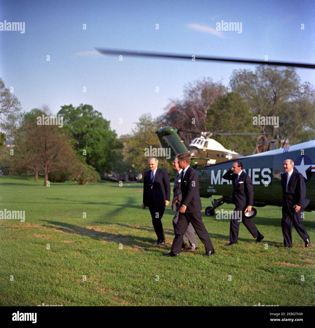 Arrival ceremonies for Harold Macmillan, Prime Minister of Great