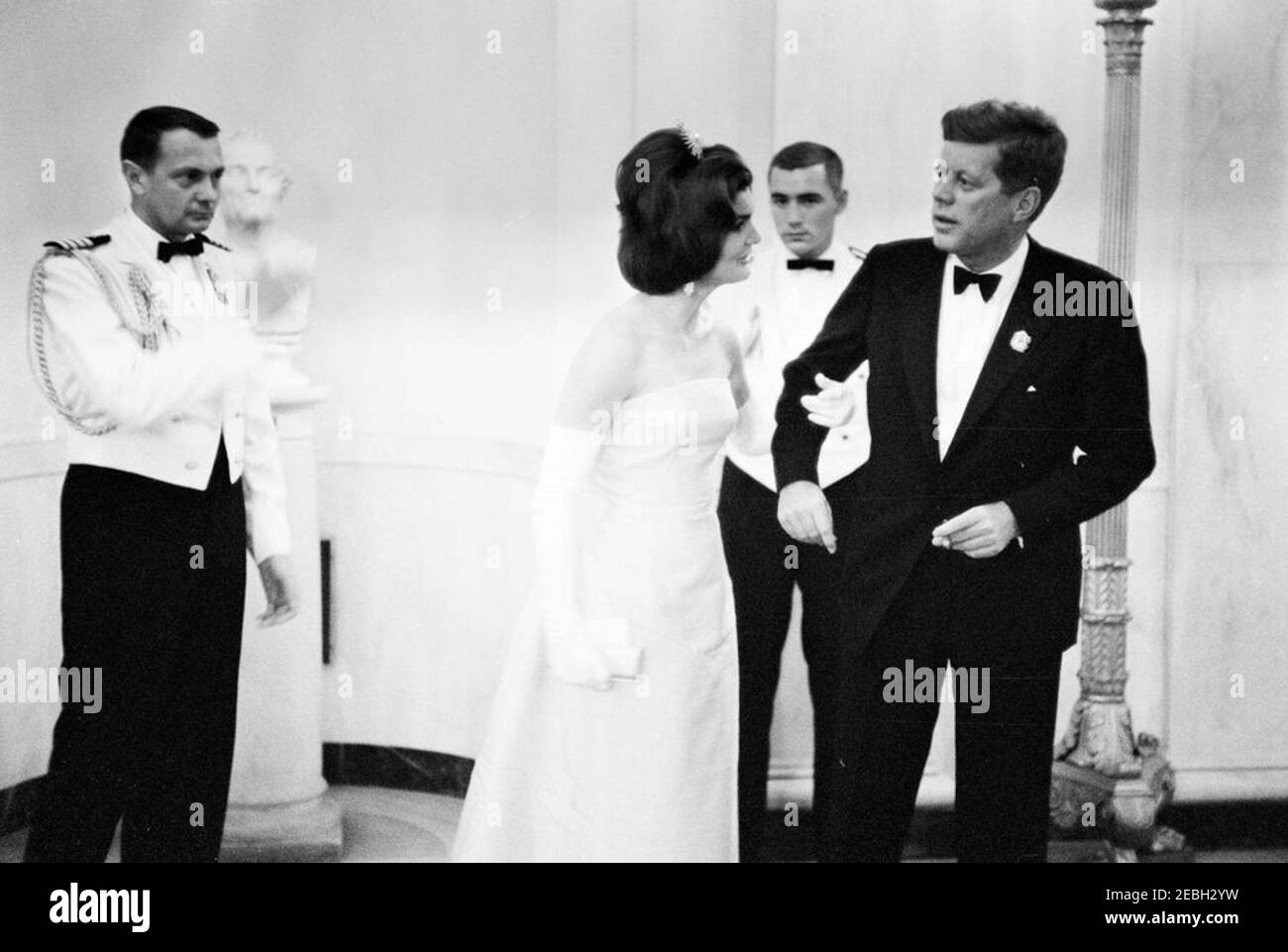 First Lady Jacqueline Kennedy attends dinner in Houston Texas New 8x10 Photo 