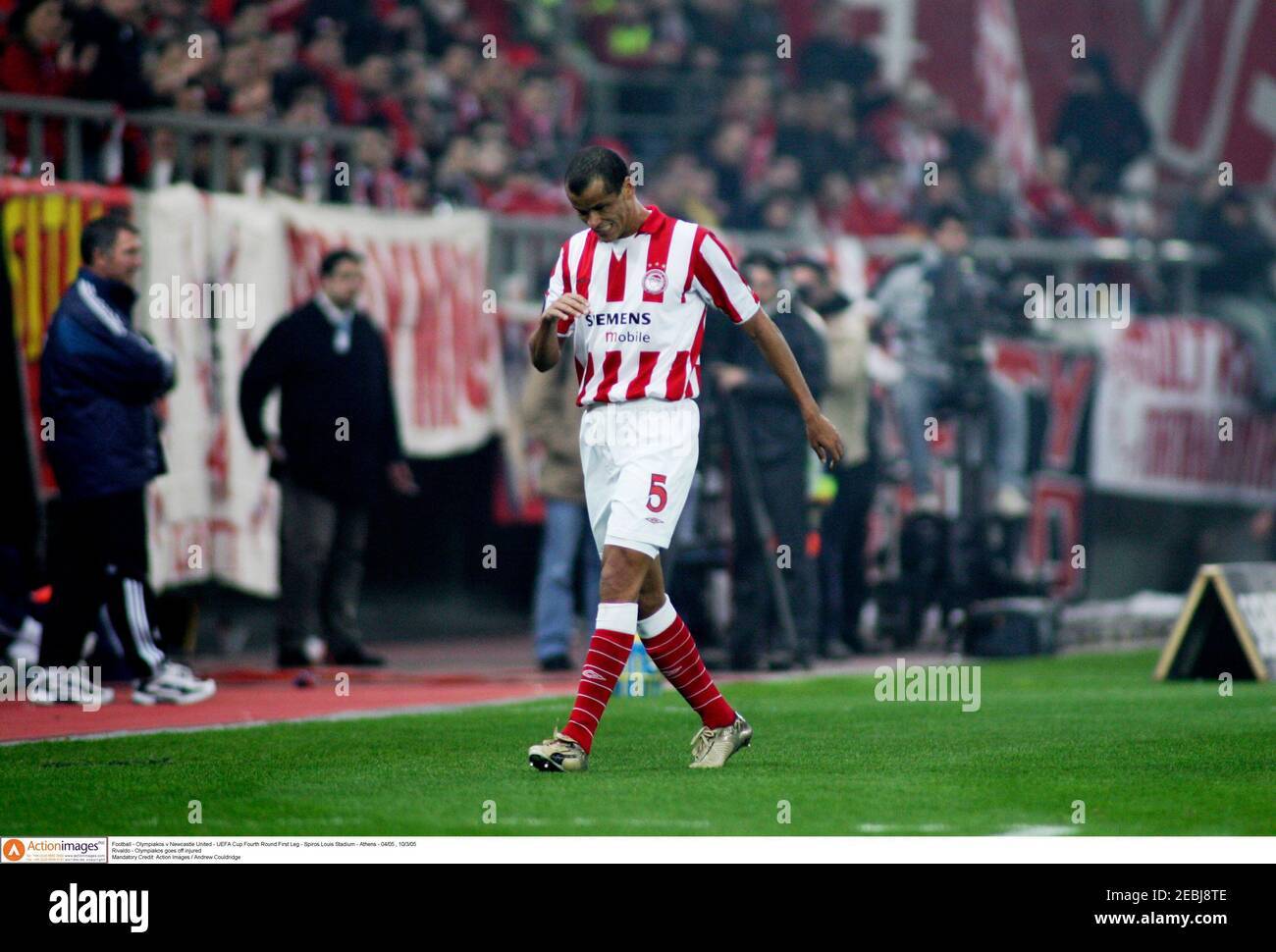 Football - Olympiakos v Newcastle United - UEFA Cup Fourth Round First Leg  - Spiros Louis Stadium - Athens - 04/05 , 10/3/05 Rivaldo - Olympiakos goes  off injured Mandatory Credit: Action Images / Andrew Couldridge Stock Photo  - Alamy