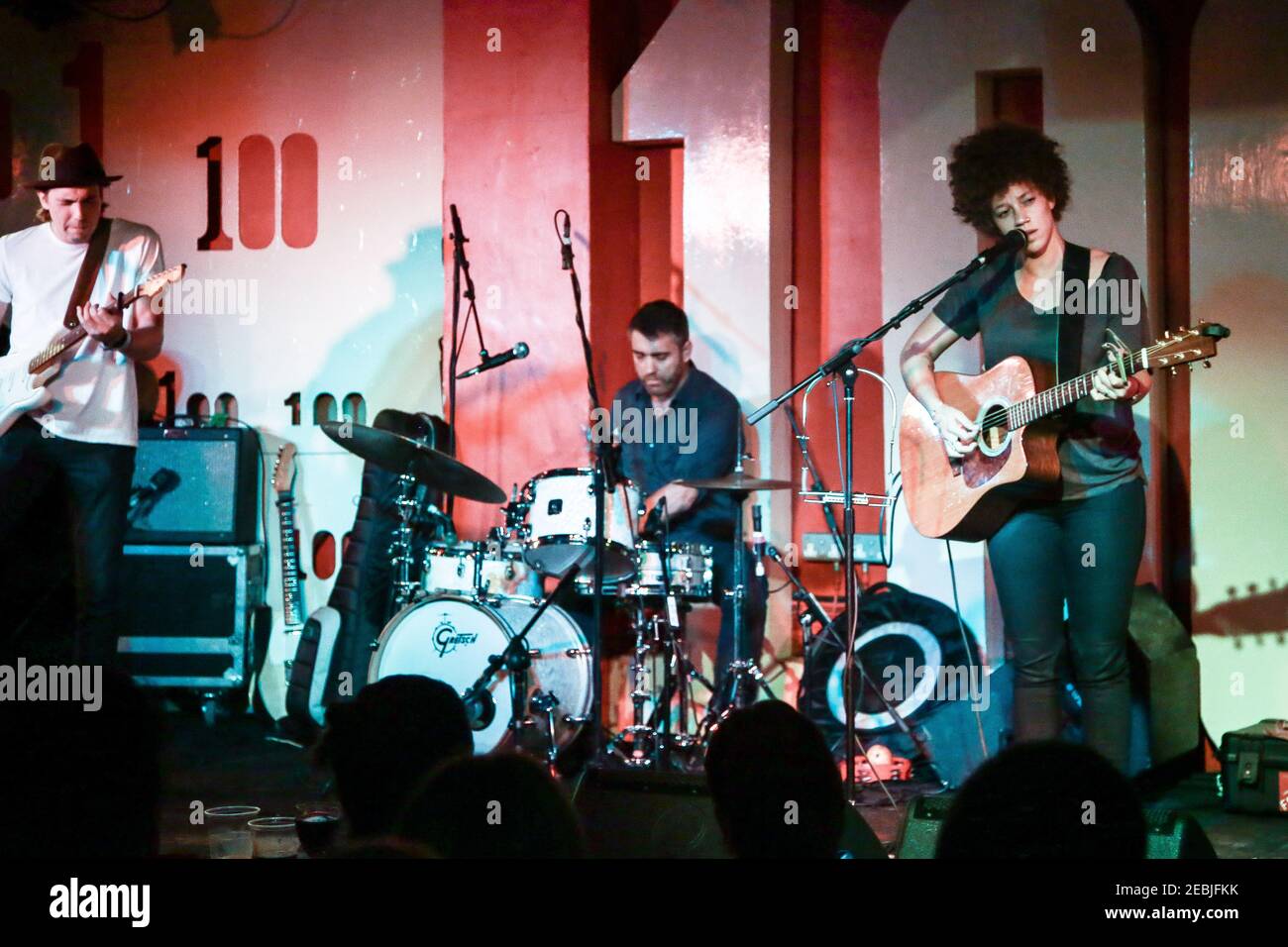 Chastity Brown performing on stage at the iconic 100 Club in London's Oxford Street Stock Photo