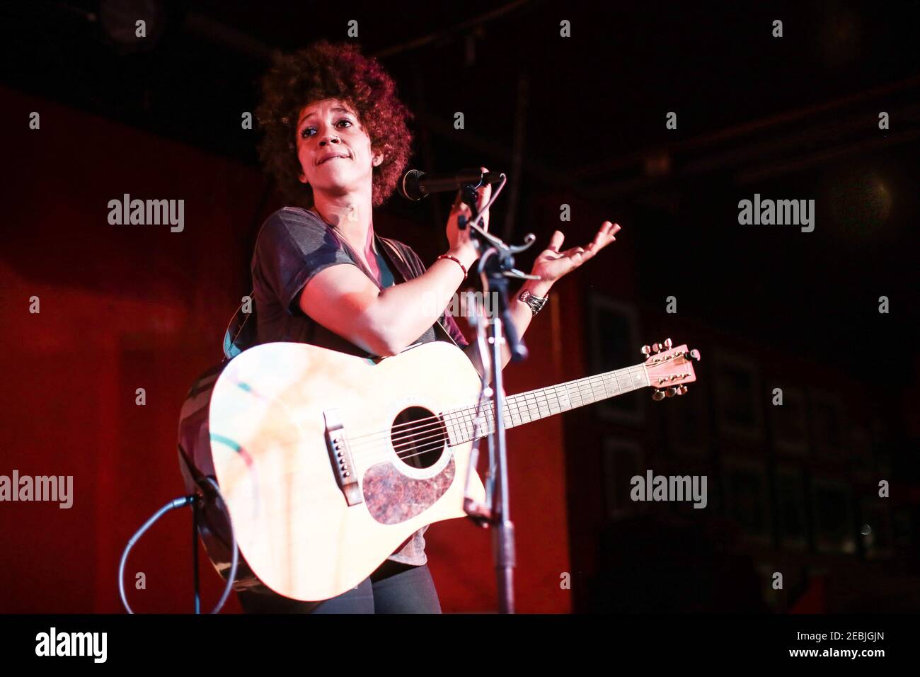 Chastity Brown performing on stage at the iconic 100 Club in London's Oxford Street Stock Photo