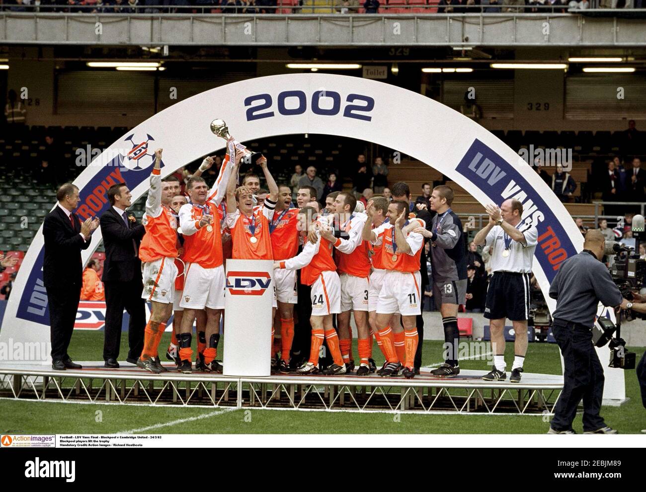 Blackpool players lift trophy hires stock photography and images Alamy