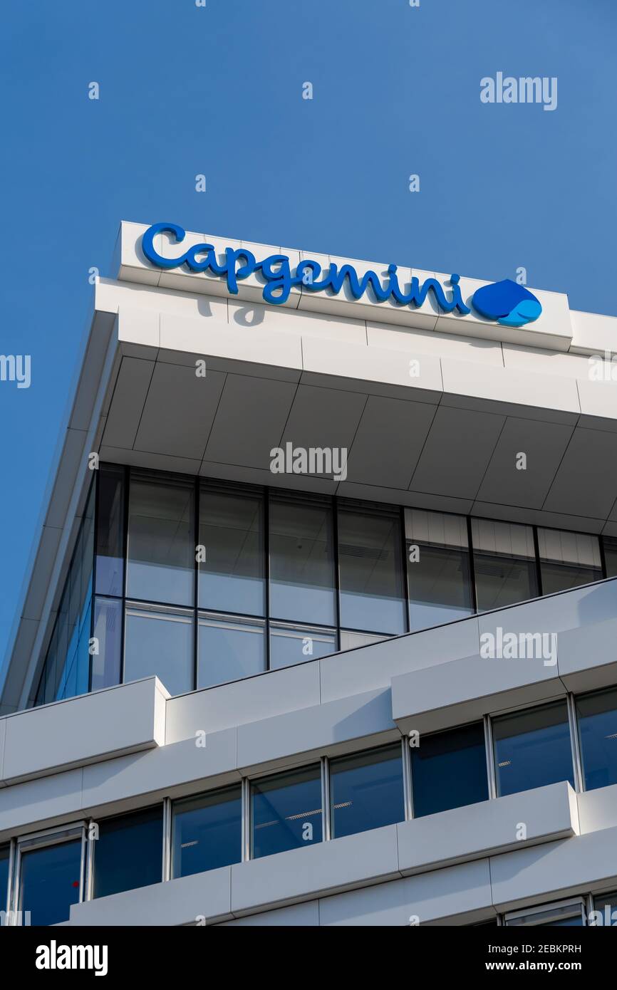 Capgemini consulting hires stock photography and images Alamy