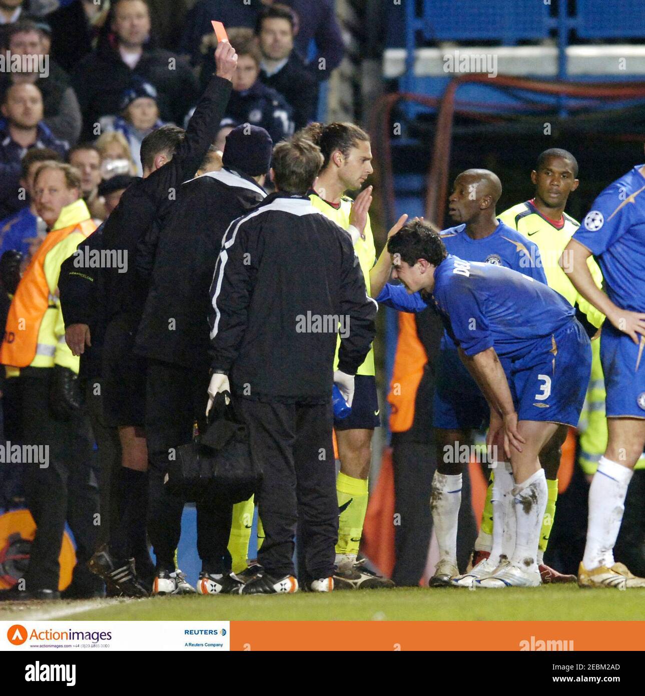 Football Chelsea V Fc Barcelona Uefa Champions League Second Round First Leg Stamford Bridge 22 2 06 Chelsea S Asier Del Horno Is Sent Off By Referee Terje Hauge Mandatory Credit Action
