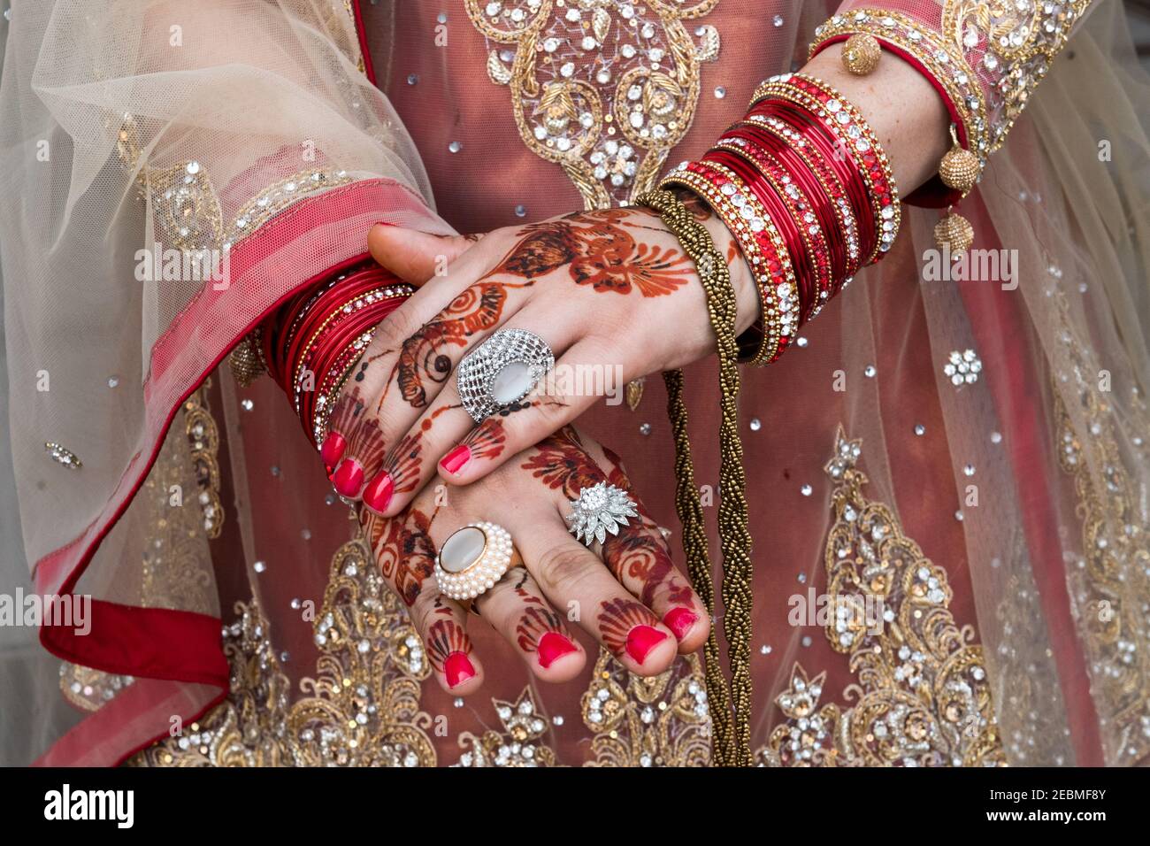 Photography JAS - Junaid Ali Shaikh - #couple #pose #shoot #dulhan  #dulhaanddulhan #happiness #desiwedding #pakistanibride #photographyJAS  #Lahore #shaadi #pakistan #lahoreweddings #weddingdiaries #girl #love # shaadi | Facebook