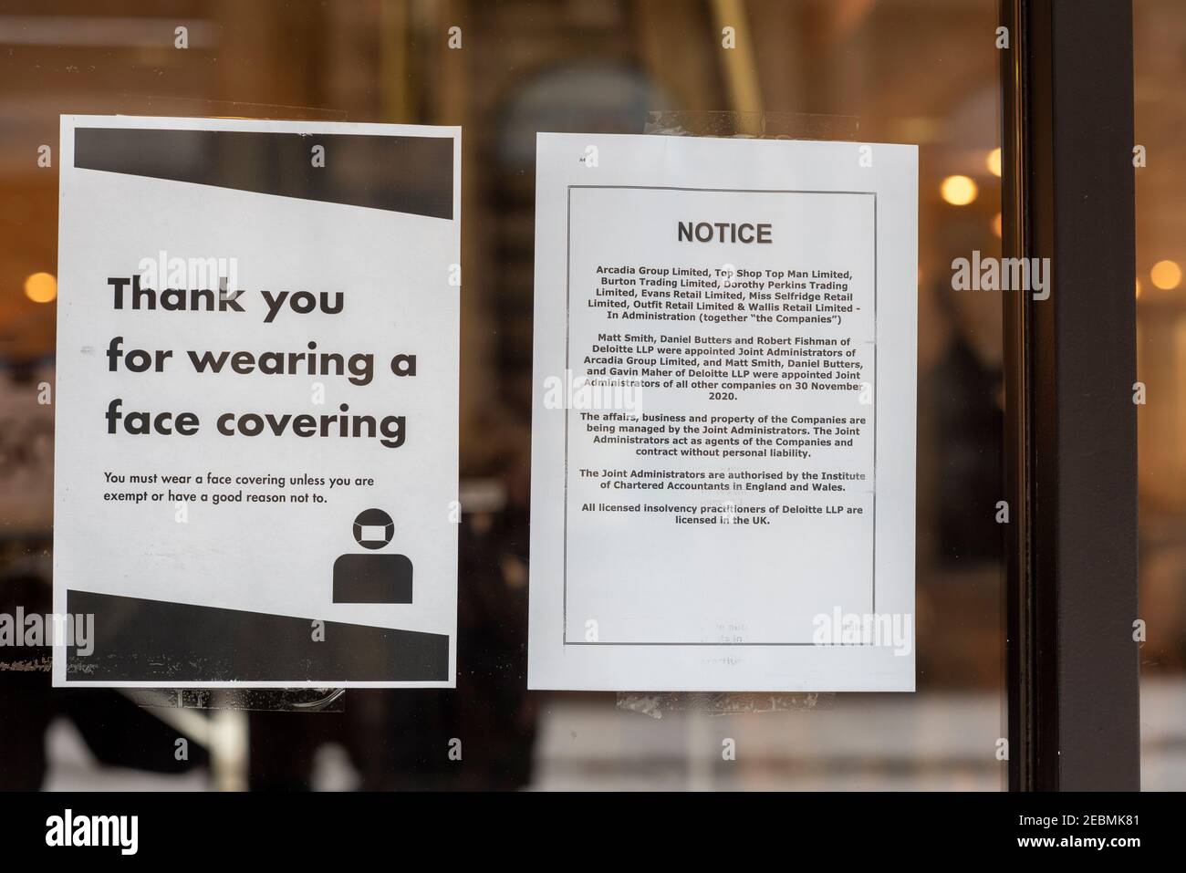 Notice in window of Arcadia Group, Burton, Dorothy Perkins shop in High Street, Southend on Sea, Essex, UK, explaining of store in administration Stock Photo
