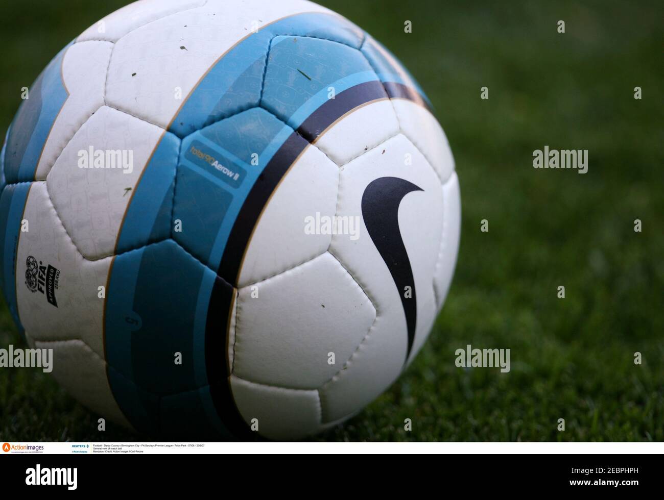 Football - Derby County v Birmingham City - FA Barclays Premier League -  Pride Park - 07/08 - 25/8/07 General view of Nike match ball Mandatory  Credit: Action Images / Carl Recine Stock Photo - Alamy