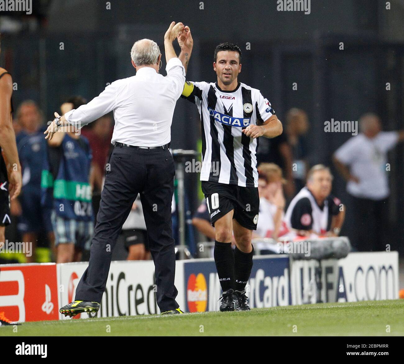 Football - Udinese Calcio v Arsenal UEFA Champions League Play-Off Second  Leg - Stadio Friuli, Udine, Italy - 24/8/11 Antonio Di Natale (R)  celebrates after scoring the first goal for Udinese Mandatory