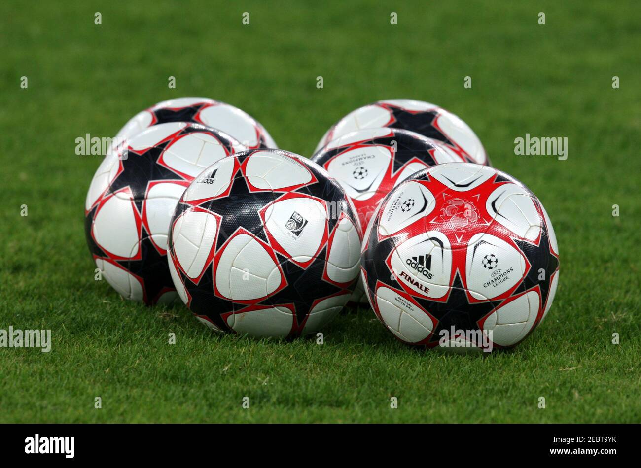 Footballs adidas hi-res stock photography and images - Alamy