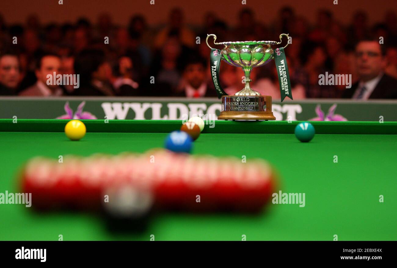 Snooker - World Seniors Snooker Championship - Cedar Court Hotel, Bradford  - 6/11/10 Dennis Taylor durning the quarter final match Mandatory Credit:  Action Images / Steven Paston Livepic Stock Photo - Alamy