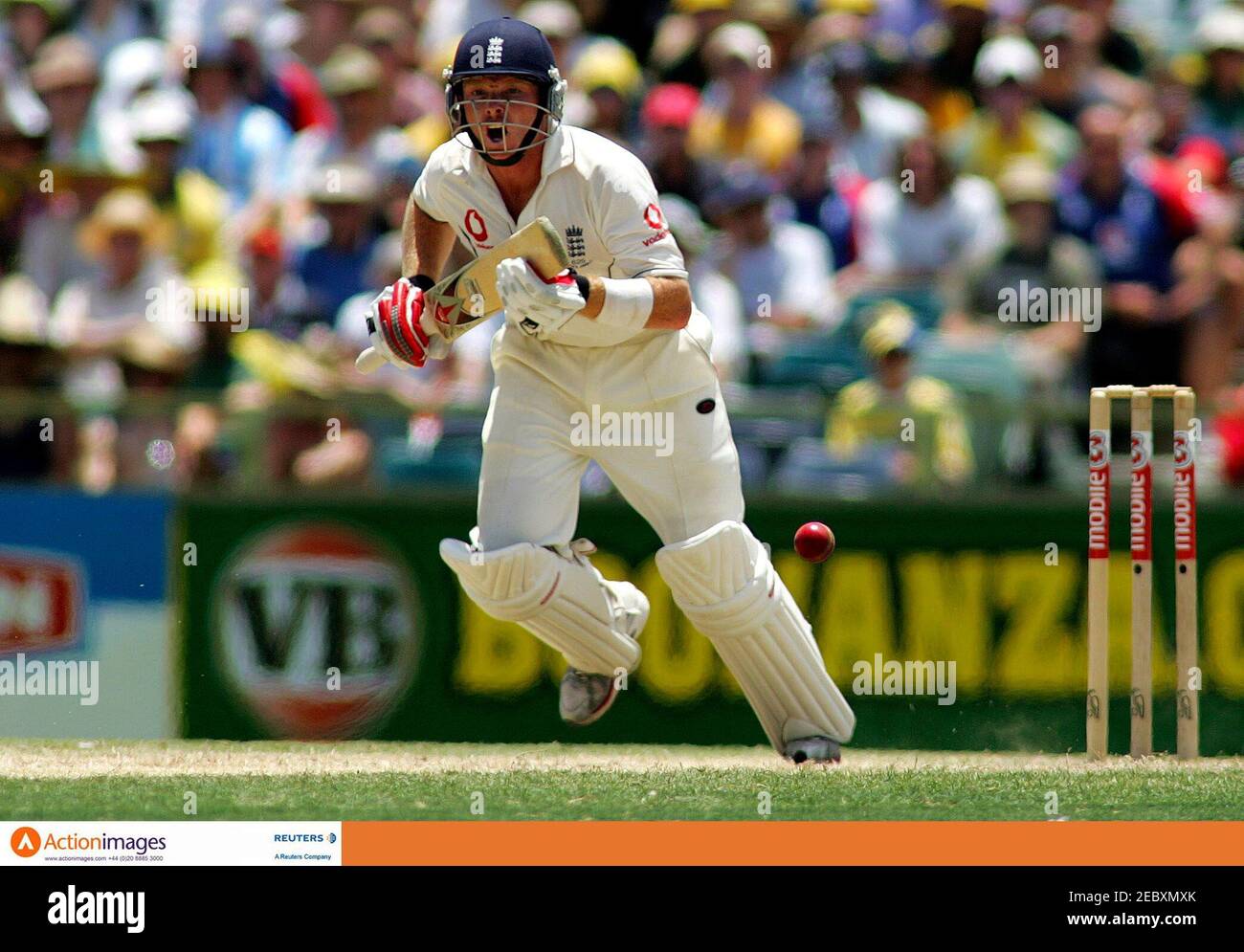 Cricket - Australia v England Third Test - 3 Mobile Ashes Test Series 2006-07  - WACA Perth Ground, Perth, Australia - 17/12/06  England's Ian Bell takes a single  Mandatory Credit: Action Images / Jason O'Brien  Livepic Stock Photo