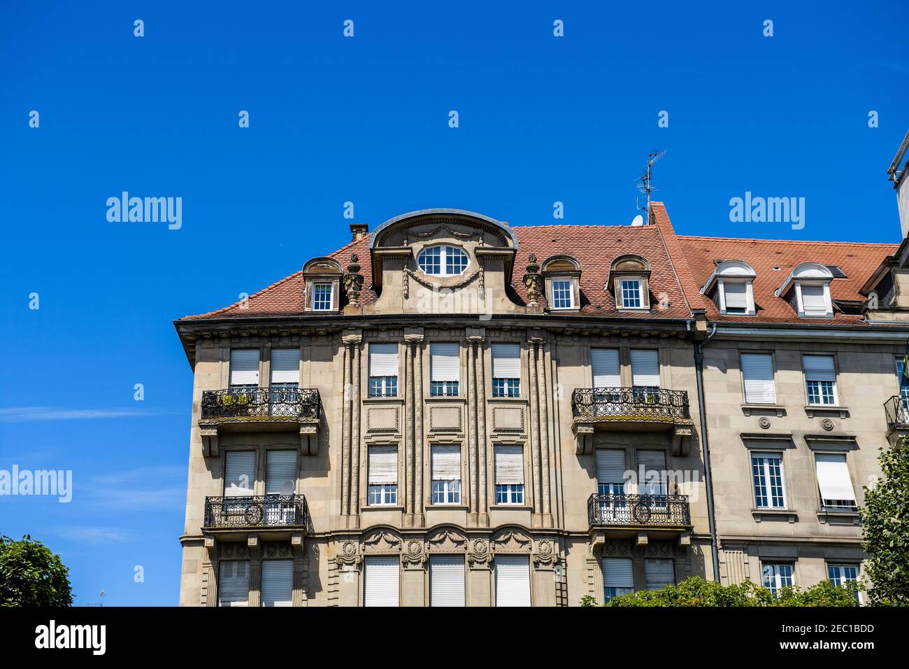 beautiful-french-haussmannian-architecture-with-clear-blue-sky-real