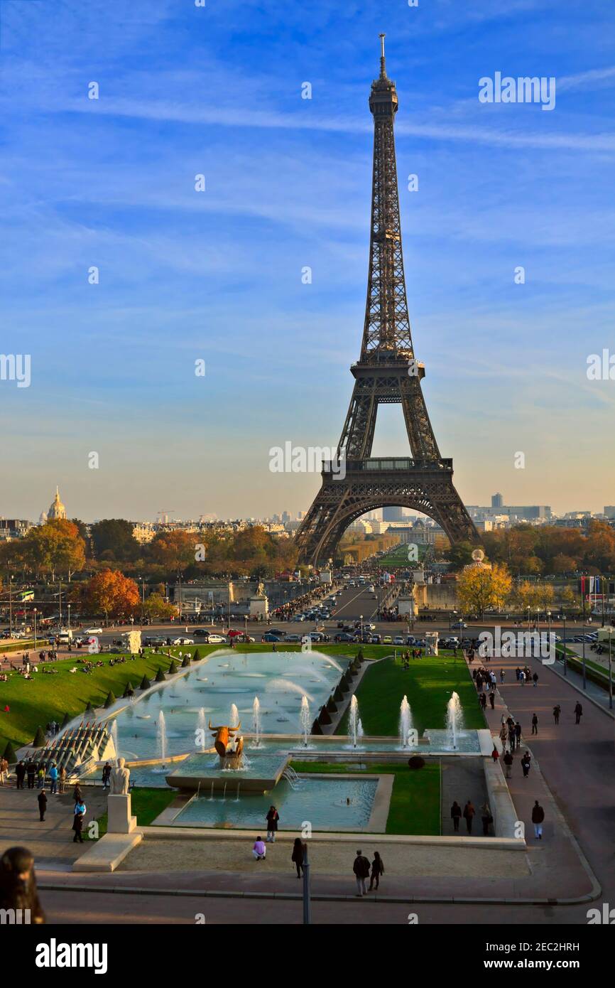 The Eiffel Tower from the Jardins de Trocadero, Paris, France. The large basin, or water mirror, is known as the Fountain of Warsaw. Stock Photo