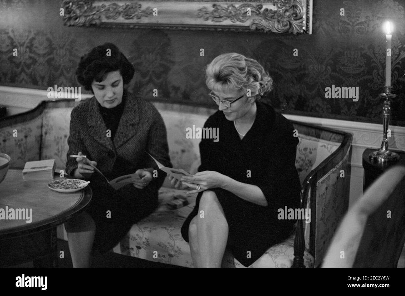 Sofa in room green Black and White Stock Photos & Images - Alamy