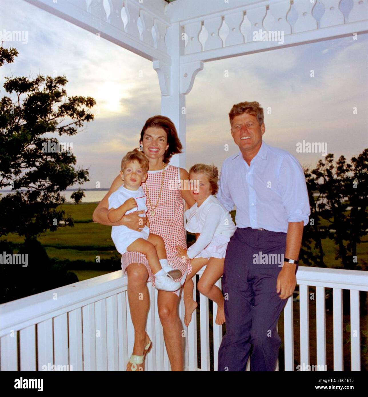 weekend-in-hyannis-port-president-john-f-kennedy-and-first-lady