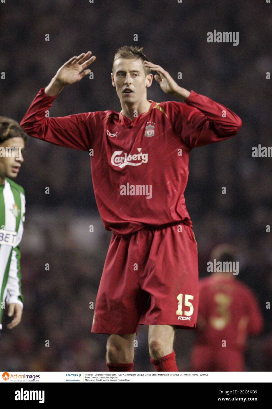 Football - Liverpool v Real Betis - UEFA Champions League Group Stage  Matchday Five Group G - Anfield - 05/06 , 23/11/05 Peter Crouch - Liverpool  dejected Mandatory Credit: Action Images / John Sibley Stock Photo - Alamy
