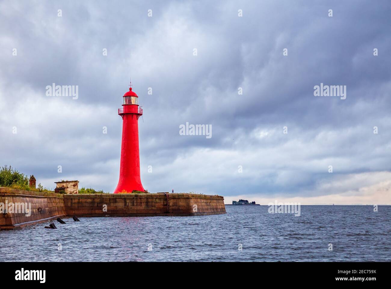 Old lighthouse of fort Kronshlot in the gulf of Finland of the Baltic sea. Kronstadt, Russia Stock Photo
