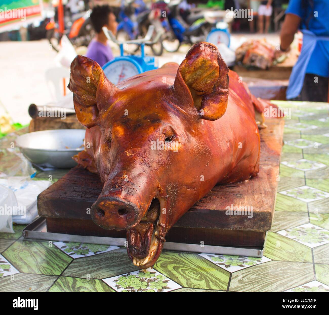 Pig head lechon hires stock photography and images Alamy