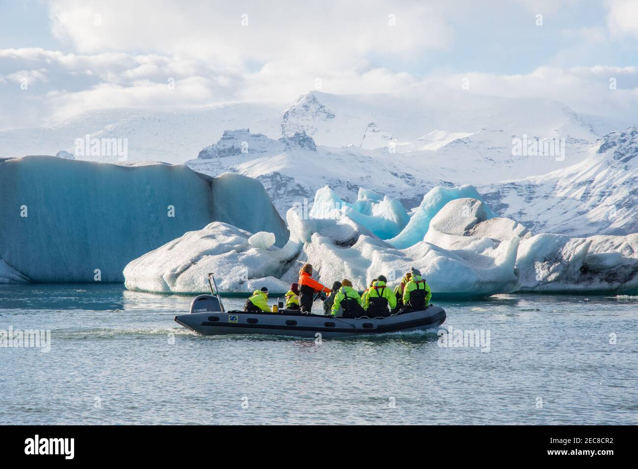 Jokulsarlon Iceland - Oktober 7. 2018: Zodiac boat tour on Jokulsarlon Ice lagoon Stock Photo