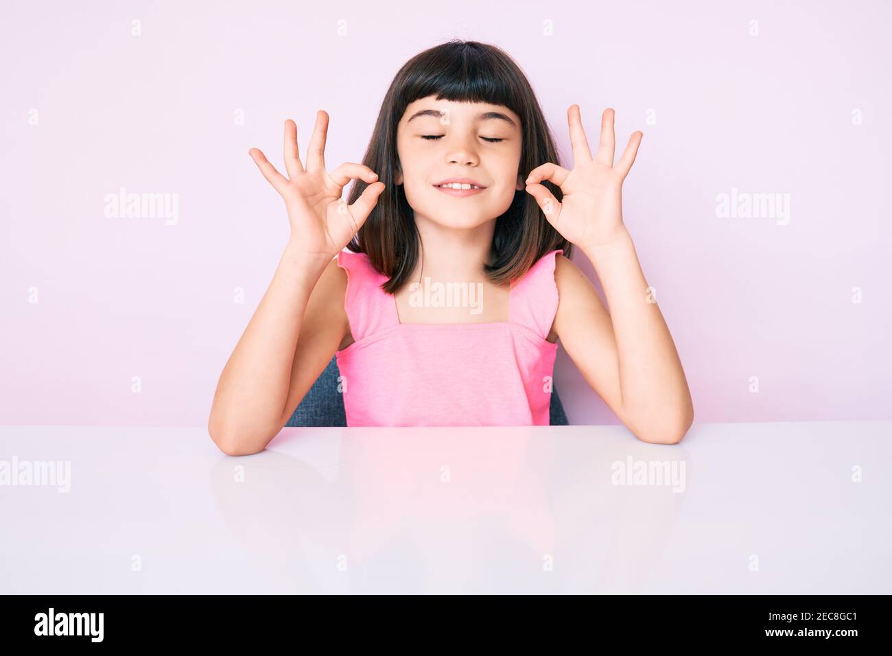 Yoga young girl school hi-res stock photography and images - Page 10 - Alamy