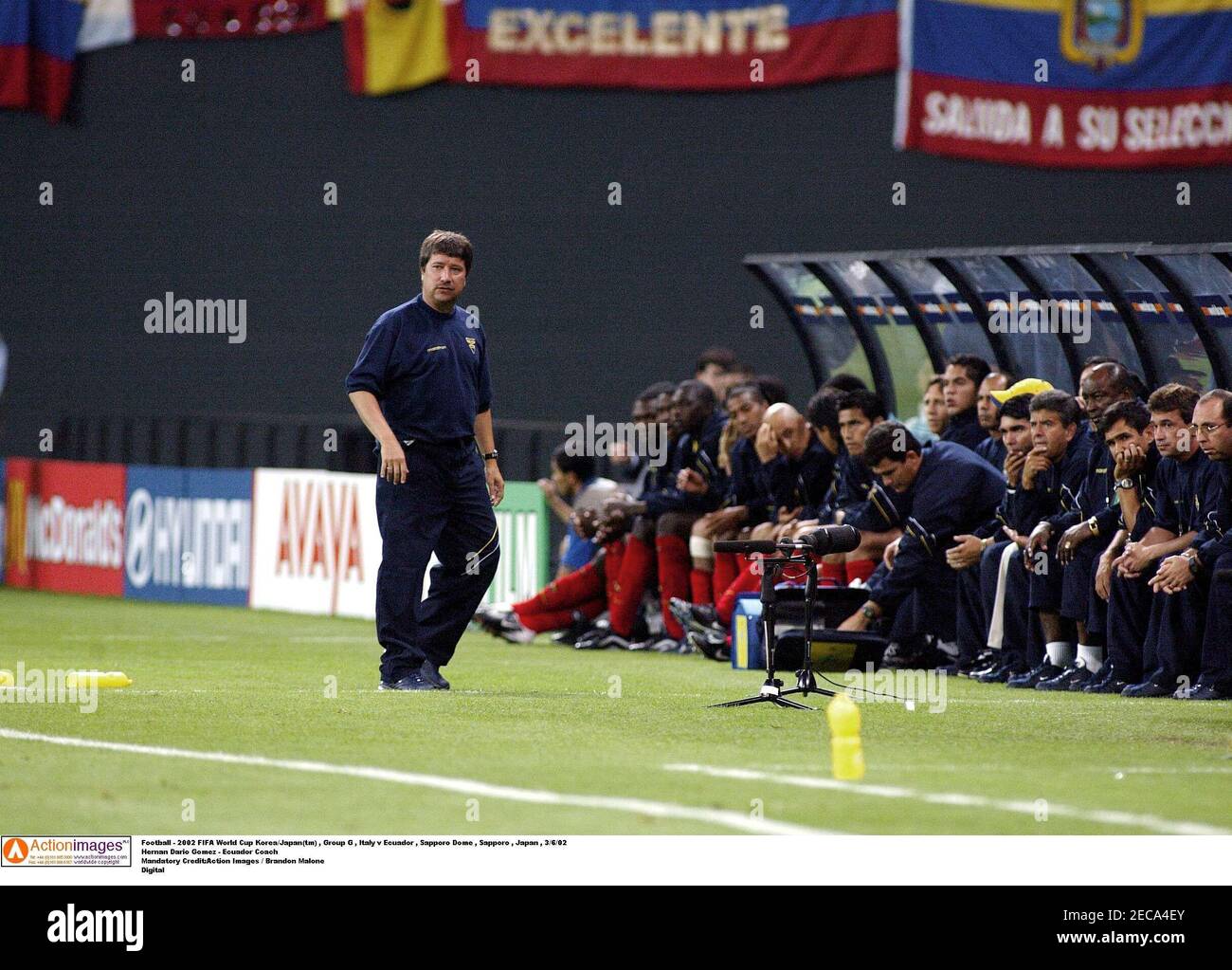 Football 02 Fifa World Cup Korea Japan Tm Group G Italy V Ecuador Sapporo Dome Sapporo Japan 3 6 02 Hernan Dario Gomez Ecuador Coach Mandatory Credit Action Images Brandon Malone Digital Stock Photo Alamy