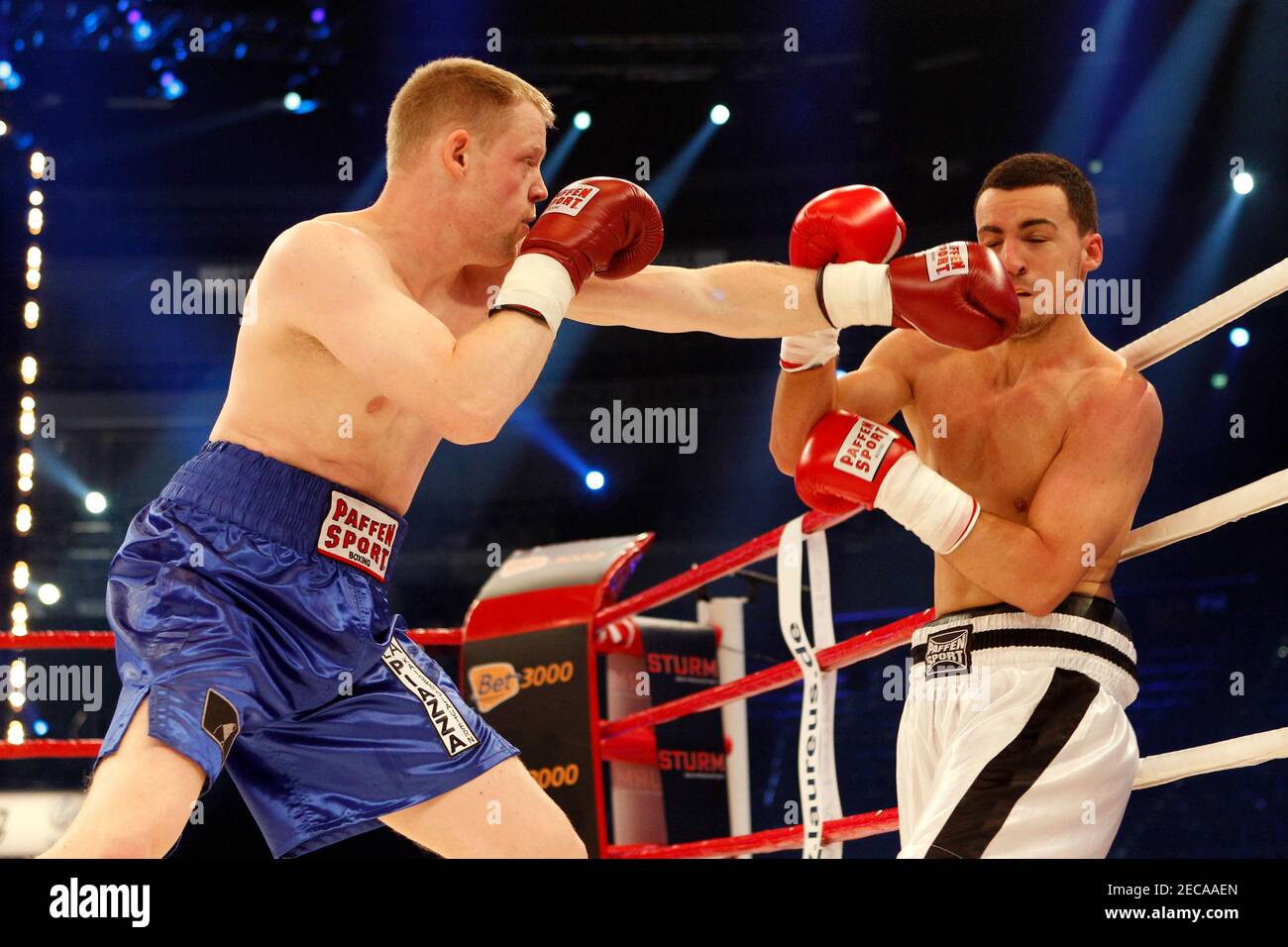 Boxing - Manuel Faisst v Torsten Roos - Light Middleweight - Lanxess Arena,  Cologne, Germany - 25/6/11 Manuel Faisst (R) in action against Torsten Roos  Mandatory Credit: Action Images / Paul Harding Stock Photo - Alamy