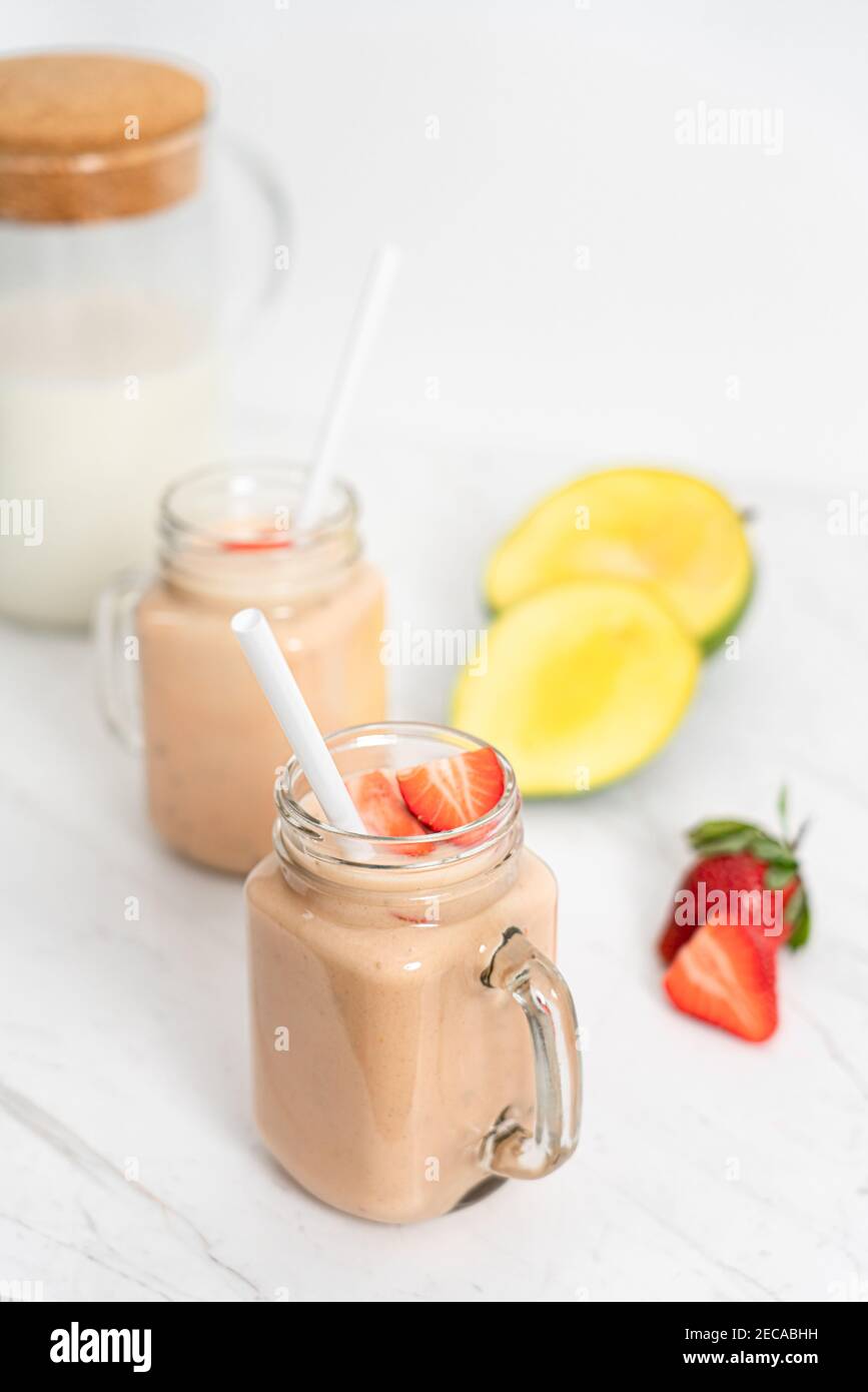 Mango banana hi-res stock photography and images - Alamy