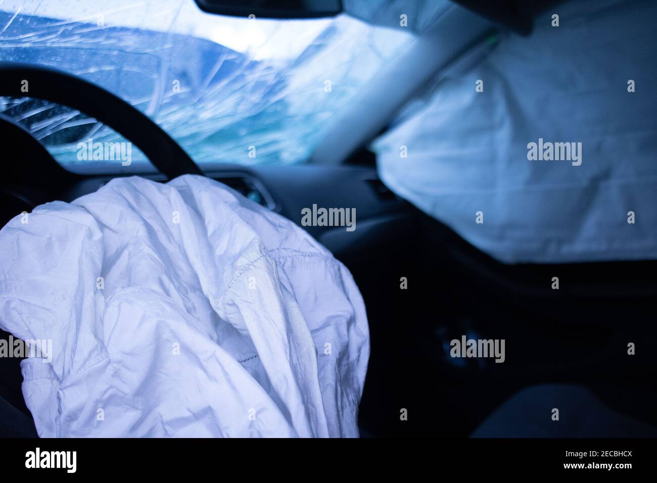 Airbags deployed hires stock photography and images Alamy