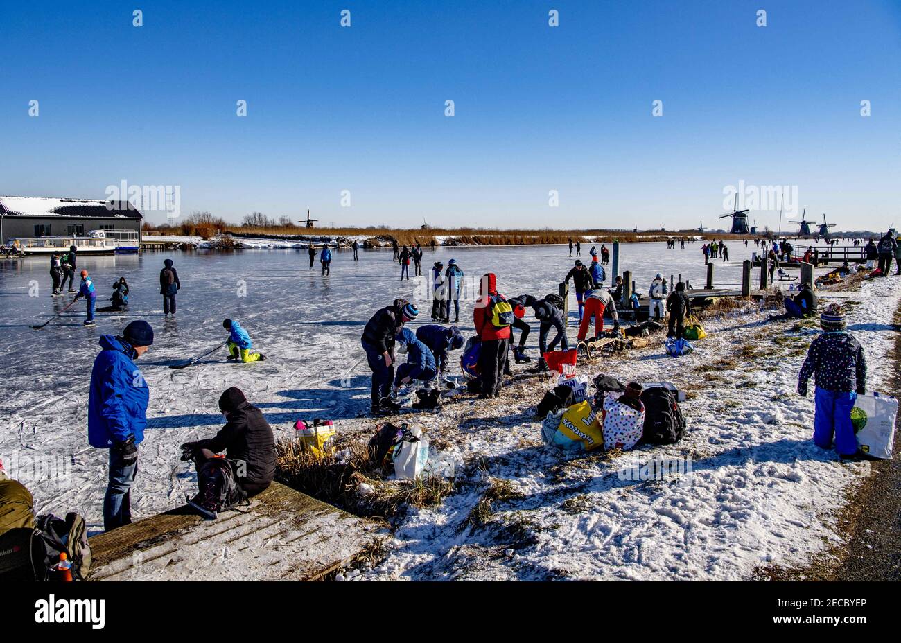 The Netherlands is under the spell of ice fun. Dutch people enjoys skating  weather en masse, municipalities are closing roads. Everywhere in the  Netherlands people go up frozen lakes and rivers to