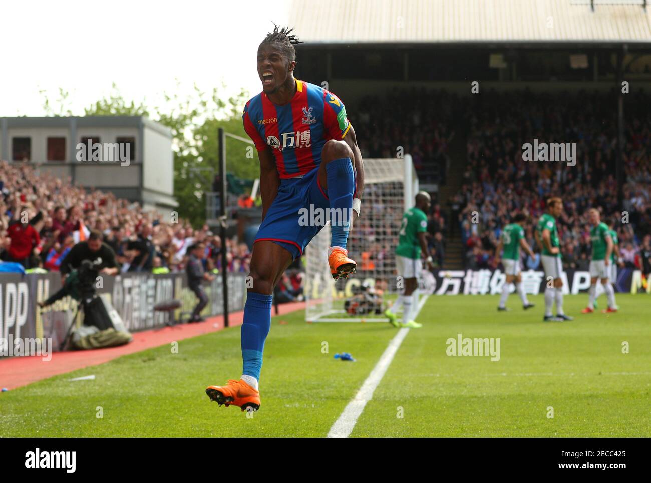 Soccer Football - Premier League - Crystal Palace vs West Bromwich Albion - Selhurst Park, London, Britain - May 13, 2018   Crystal Palace's Wilfried Zaha celebrates scoring their first goal   REUTERS/Hannah McKay    EDITORIAL USE ONLY. No use with unauthorized audio, video, data, fixture lists, club/league logos or "live" services. Online in-match use limited to 75 images, no video emulation. No use in betting, games or single club/league/player publications.  Please contact your account representative for further details. Stock Photo