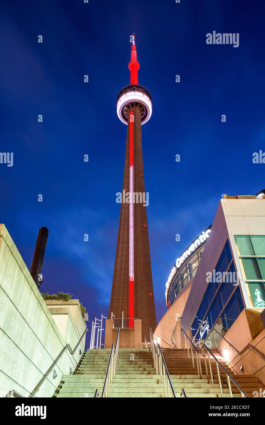 tallest building in canada at night