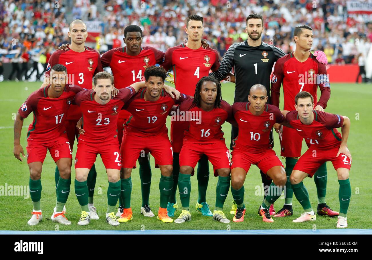 Football Soccer Poland V Portugal Euro 16 Quarter Final Stade Velodrome Marseille France 30 6 16 Portugal Team Group Reuters Yves Herman Livepic Stock Photo Alamy