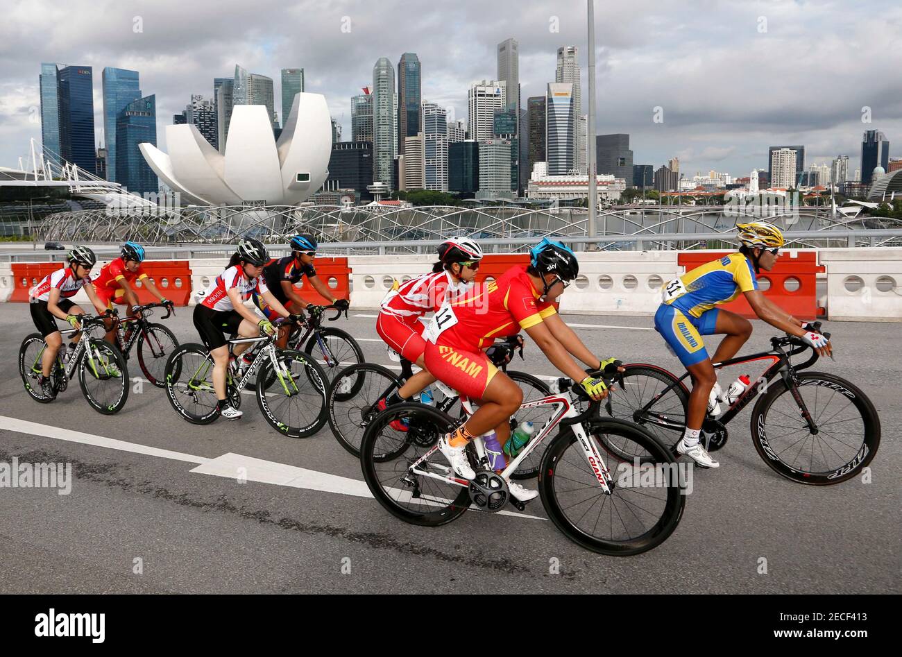 Page 3 Cycling Singapore High Resolution Stock Photography And Images Alamy