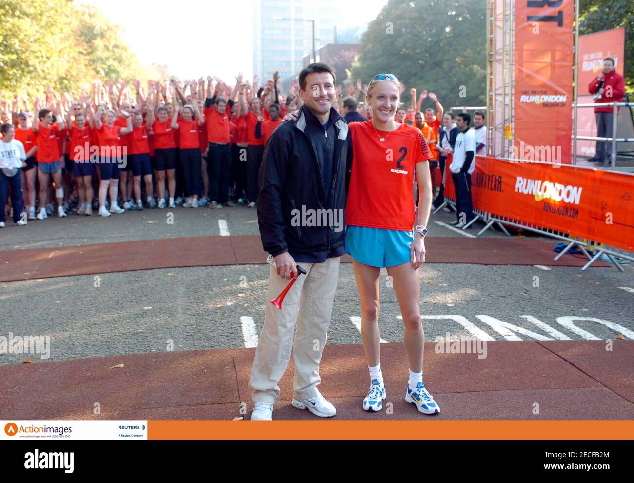 Athletics - Nike Run London 2005 - - 16/10/05 Lord Sebastian Coe and Paula  Radcliffe start the second Nike 10k race Mandatory Credit: Action Images /  Oliver Greenwood Livepic Stock Photo - Alamy