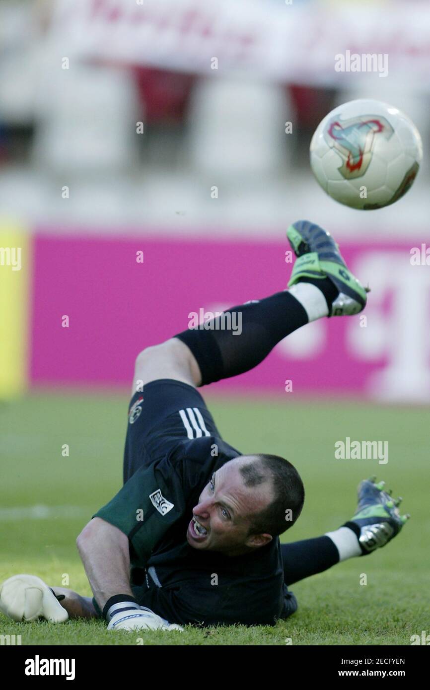 Confederation Cup 2002, Lyon. France, June 20 2003. New Zealand 1 Colombia 3. Mike Utting Stock Photo
