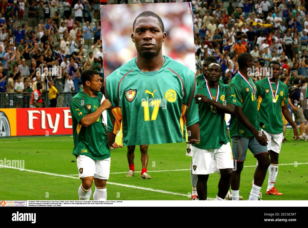 Football Fifa Confederations Cup France 03 Semi Final Cameroon V Colombia Gerland Stadium Lyon France 26 6 03 Cameroon Players Remember Team Mate Marc Vivien Foe
