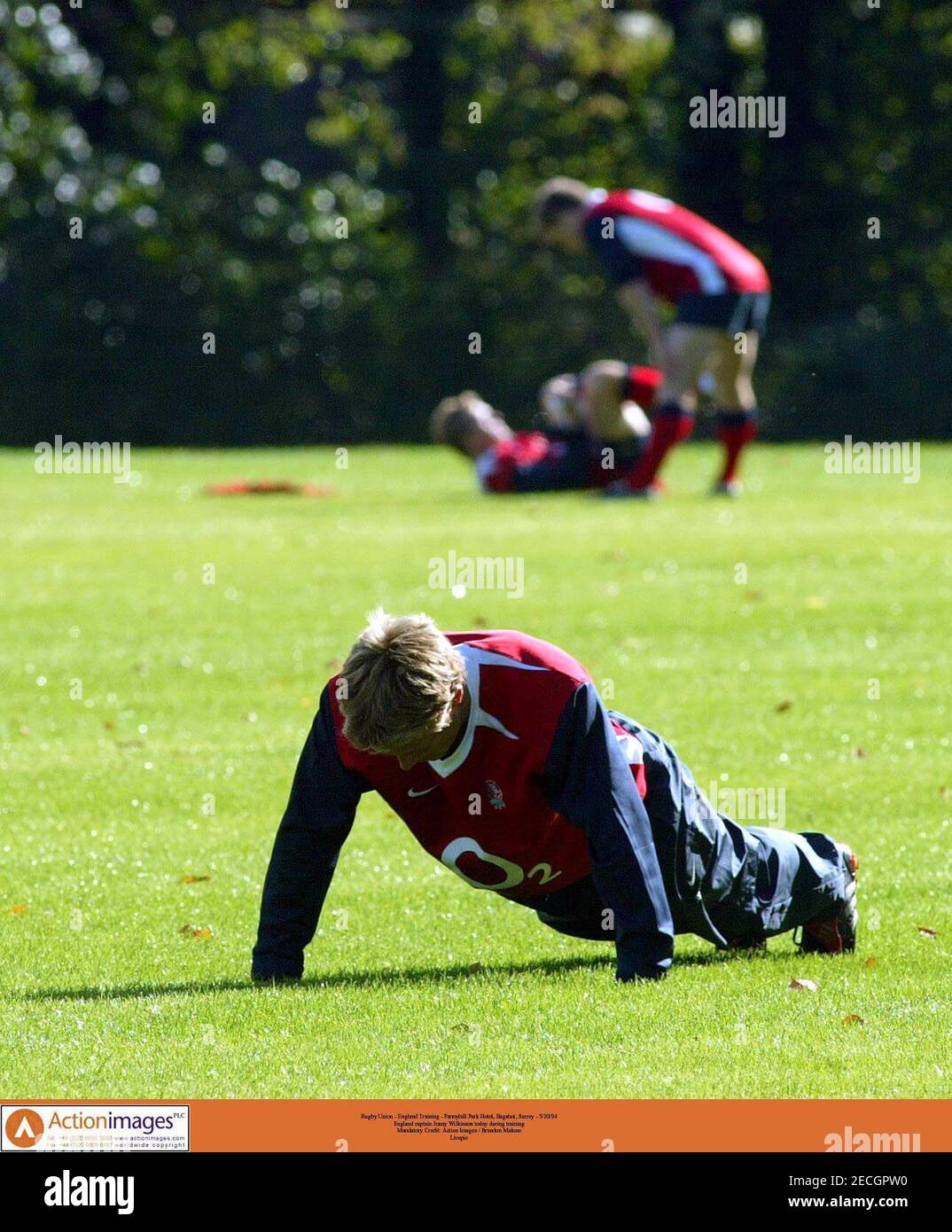 Rugby Union England Training Pennyhill Park Hotel Bagshot Surrey 5 10 04 England Captain Jonny Wilkinson Today During Training Mandatory Credit Action Images Brandon Malone Livepic Stock Photo Alamy