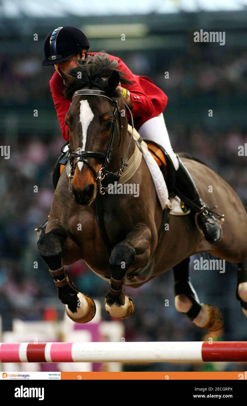 Equestrian - International Horse of the Year Show - Olympia - 18/12/05  Class 14 - The FEI World Cup Jumping Ellen Whitaker in action on AK Locarno  62 Mandatory Credit: Action Images / Lee Mills Livepic Stock Photo - Alamy