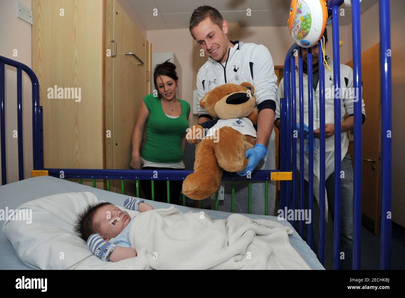 Middlesex hospital childrens ward hi-res stock photography and images ...