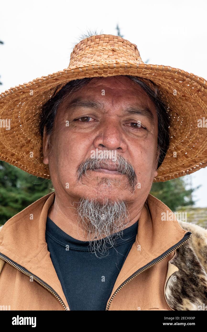 Alaskan Elder with traditional cedar bark hat Stock Photo Alamy