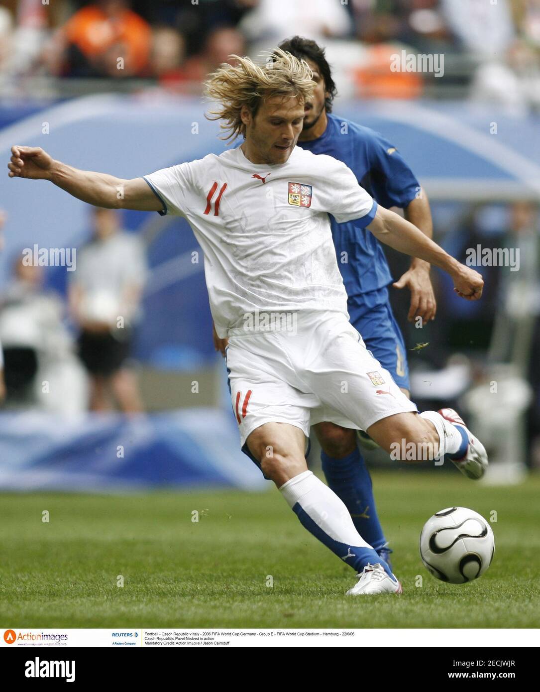Football Czech Republic V Italy 06 Fifa World Cup Germany Group E Fifa World Cup Stadium Hamburg 22 6 06 Czech Republic S Pavel Nedved In Action Mandatory Credit Action Images Jason Cairnduff Stock Photo Alamy