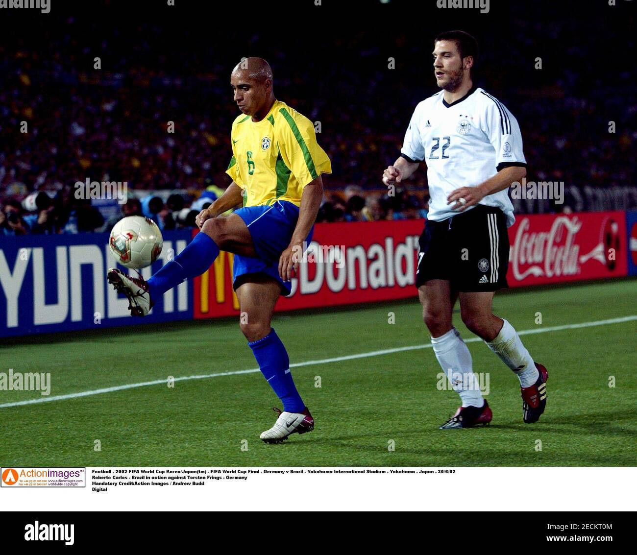 Roberto Carlos Signed 2002 Panini World Cup Japan #14 – BGS 10 Witnessed main image 1